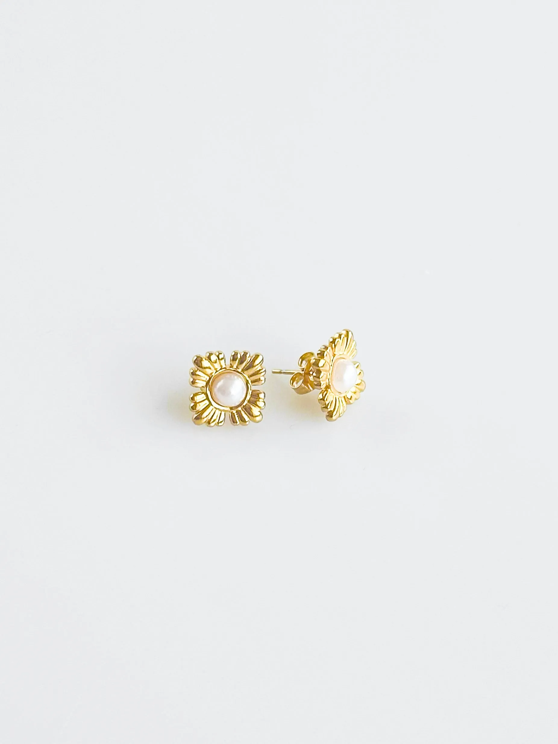 Stainless Steel Radiant Pearl Studs Earrings