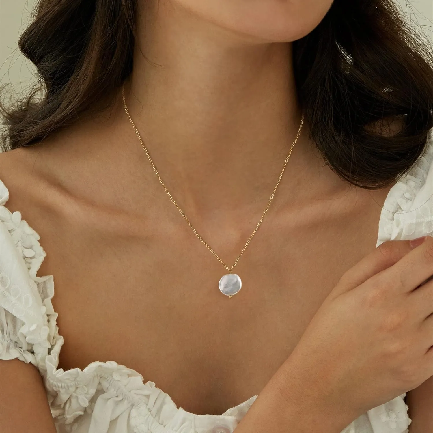 Tewiky Pearl Necklaces for Women, Dainty Gold Necklace 14k Gold Plated Single Pearl Necklace Simple Pearl Choker Necklaces for Women Trendy Cute Gold Necklace Jewelry for Women