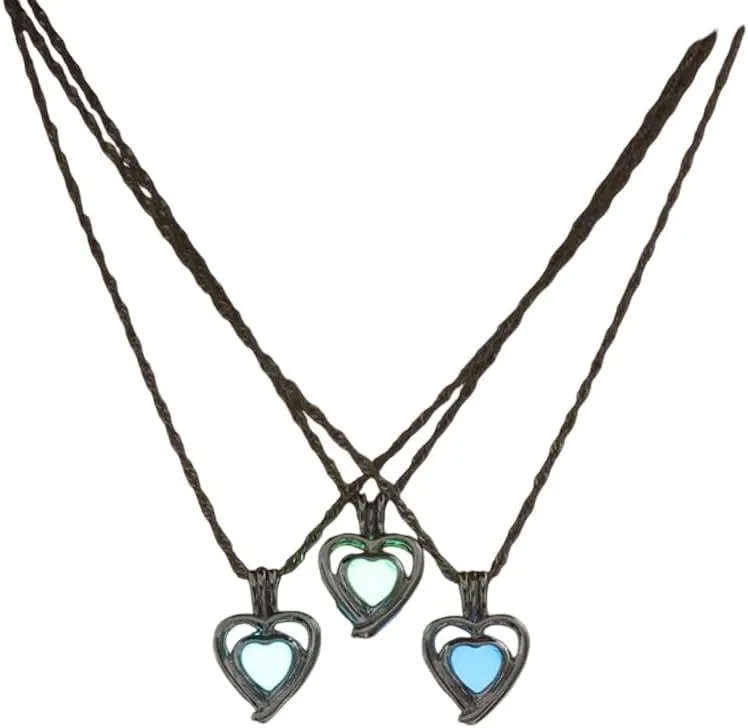Three Colors Are Glowing In The Dark Necklace Jewelry For Women Hollow Heart Luminous Necklace Pendant Gifts VHM7157