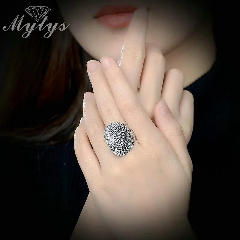 Trendy Black Retro Vintage Theatrical Design Big Ring