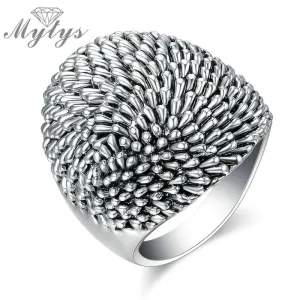 Trendy Black Retro Vintage Theatrical Design Big Ring