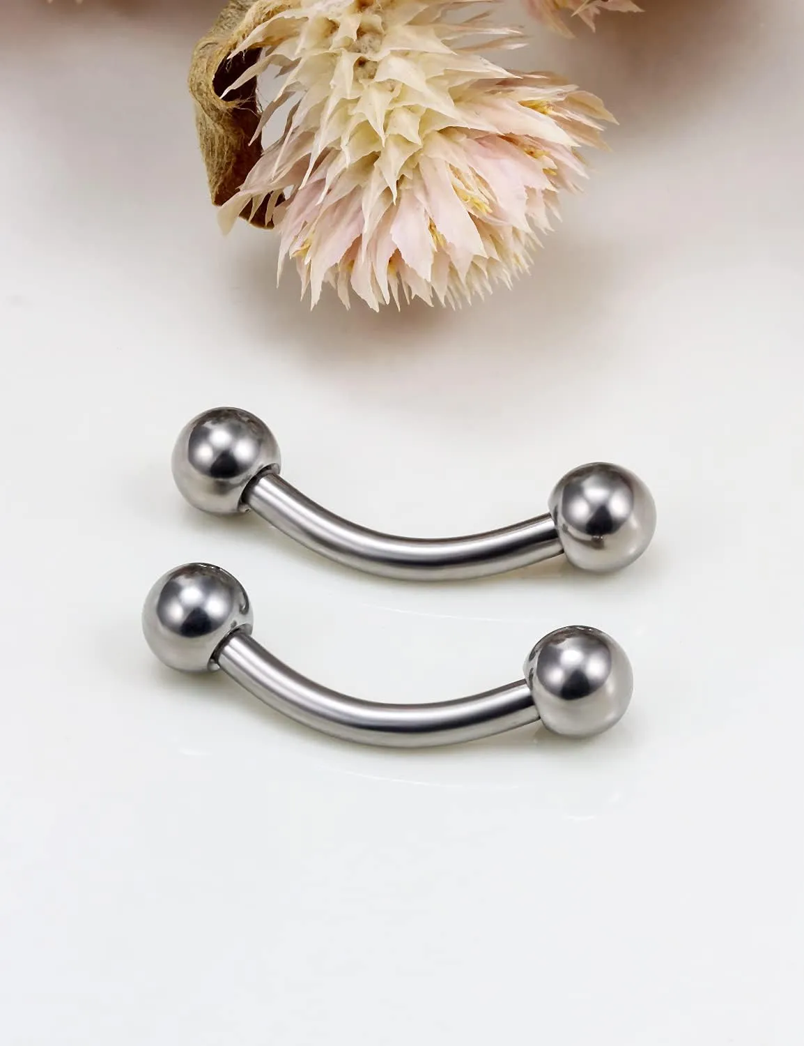 Vsnnsns 14G 16G Eyebrow Piercing Jewelry G23 Titanium Curved Barbell Eyebrow Ring Vertical Labret Lip Jewelry Rook Daith Earrings Piercing Jewelry for Women Men 6mm 8mm 10mm 12mm 14mm 16mm
